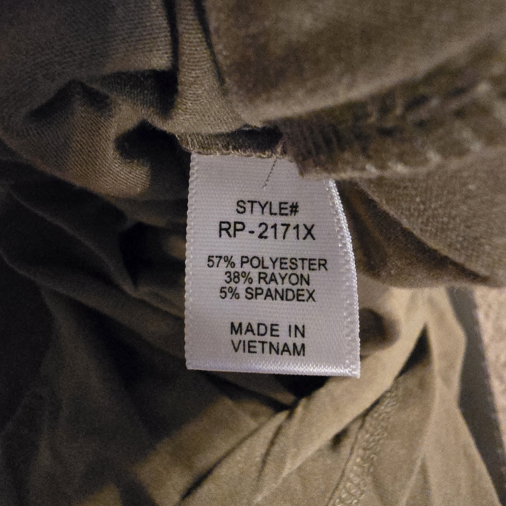 Zenana NWOT Romper Olive Green with pockets - Picture 7 of 7